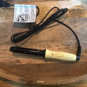 BRAND NEW Miniature travel curling wand